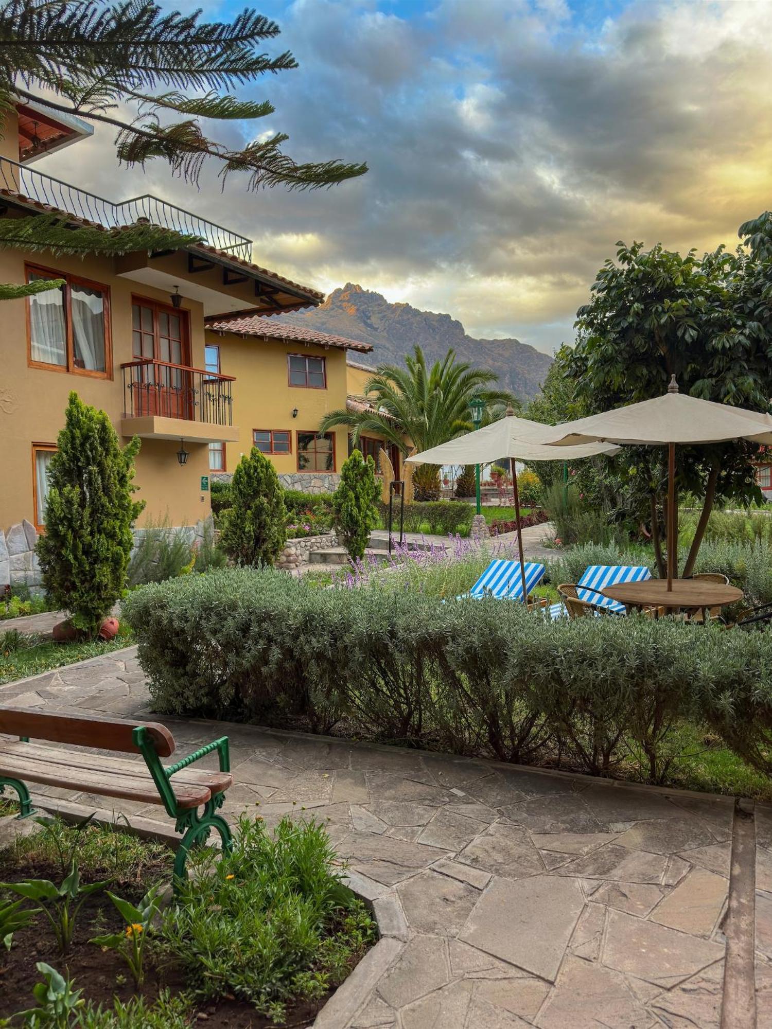 Hotel Mabey Урубамба Екстер'єр фото