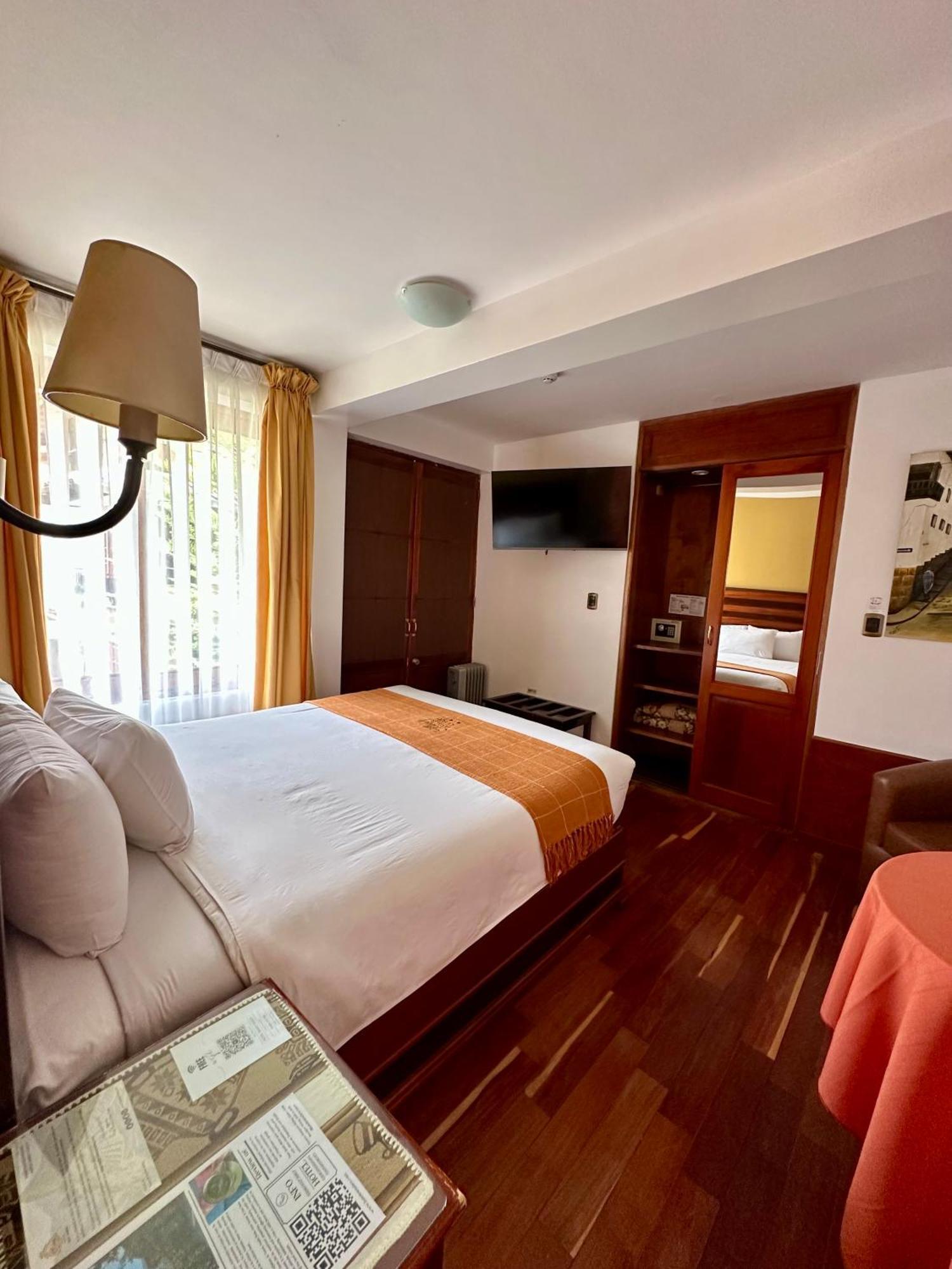 Hotel Mabey Урубамба Екстер'єр фото
