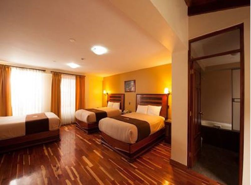 Hotel Mabey Урубамба Екстер'єр фото